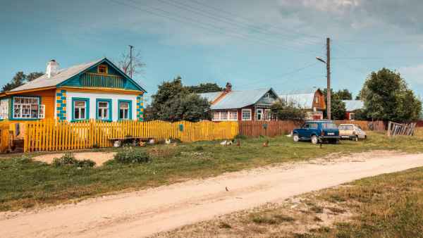 Чем отличается село от деревни? Чем отличается село от деревни?